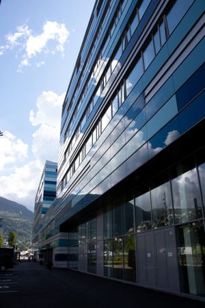 Bilde av skulebygget til Amalie Skram Vgs.